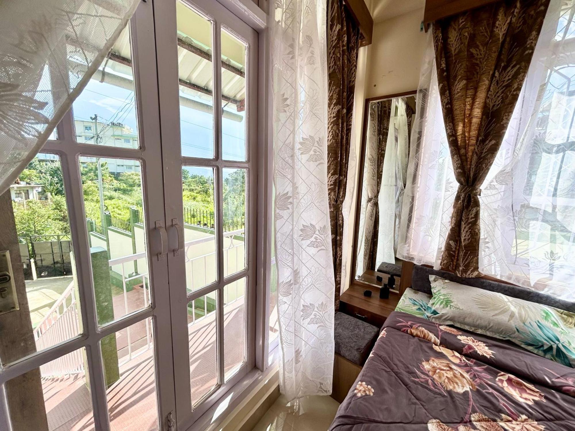 Yepplo Holiday Home - Complimentary Breakfast - 24 Hrs Caretaker & Power Backup Shillong Exterior photo
